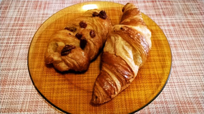 クロワッサンと三つ編みパン