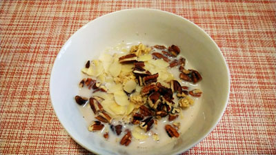 チョコとナッツのグラノーラ