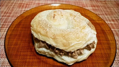 チョコクリーム入りのエンサイマダ