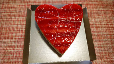 旦那さんがバレンタインデーに買ってきてくれたケーキ