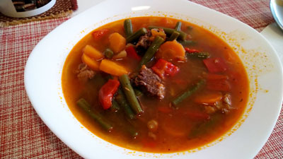 野菜たっぷりビーフシチュー、estofado