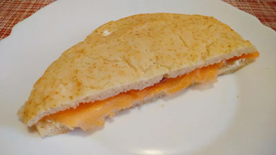 サーモンのサンドイッチ