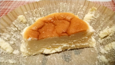グルテンフリーのチーズケーキ半分