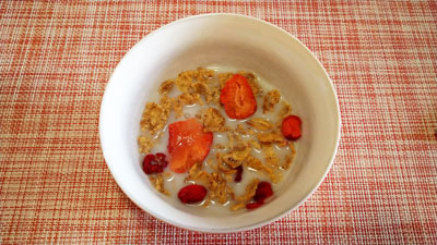 レッドフルーツのシリアル