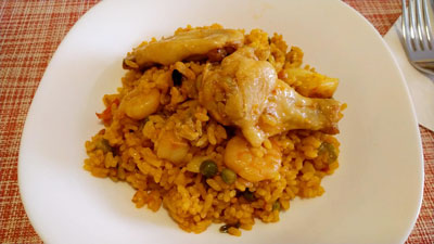 近くのスーパーの出来合いのパエリア