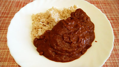 MUJIのバターチキンカレーを玄米ご飯にかけて