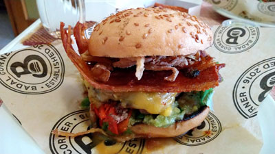 テイクアウトのバーガー