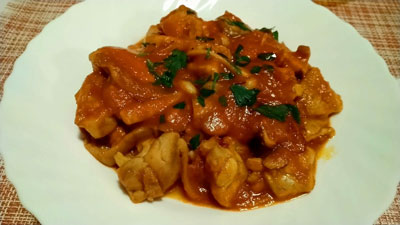 チキンとキノコのトマト煮