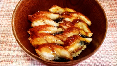 寿司用冷凍うなぎでなんちゃってうなぎ丼