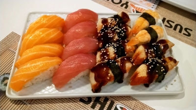 食べ放題寿司屋さんにて