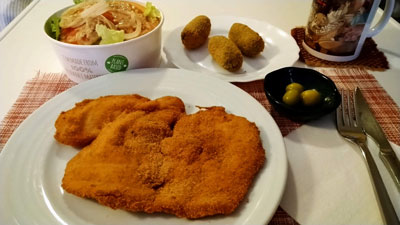 テイクアウトのチキンカツセット