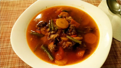 野菜たっぷりビーフシチュー